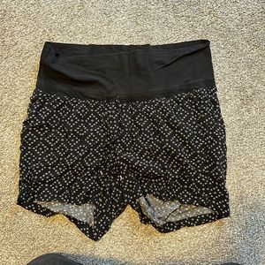 Maternity patterned shorts with belly band - size xl